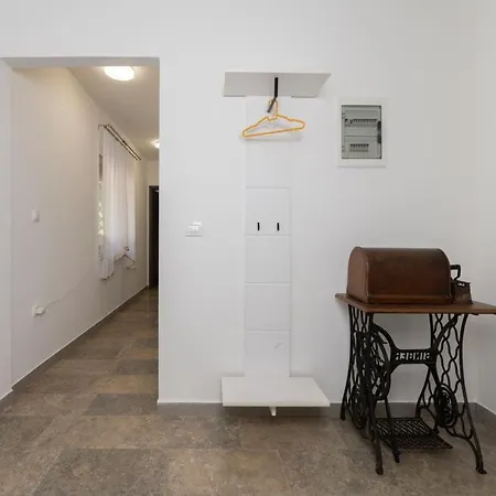 St Nikola With Jacuzzi And Private Swimming Pool Villa