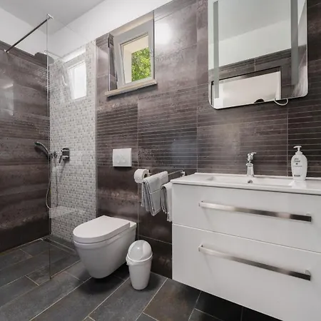 Villa St Nikola With Jacuzzi And Private Swimming Pool Ružići