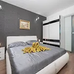 ヴィラ St Nikola With Jacuzzi And Private Swimming Pool Ružići