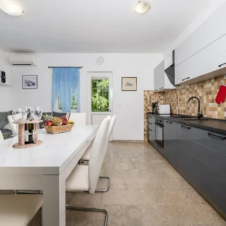Villa St Nikola With Jacuzzi And Private Swimming Pool Villa