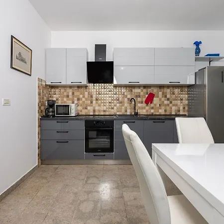 Villa Villa St Nikola With Jacuzzi And Private Swimming Pool *