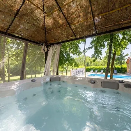 Villa St Nikola With Jacuzzi And Private Swimming Pool *