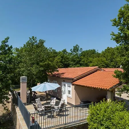 St Nikola With Jacuzzi And Private Swimming Pool ヴィラ *